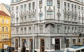 Hotel Czech Inn